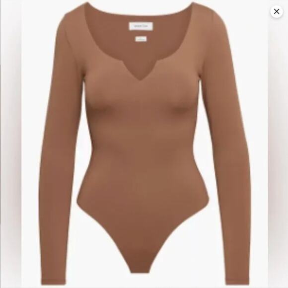 Aritzia Babaton Leone Contour Long Sleeve V Neck Bodysuit Top Shirt Size Large - Picture 2 of 9